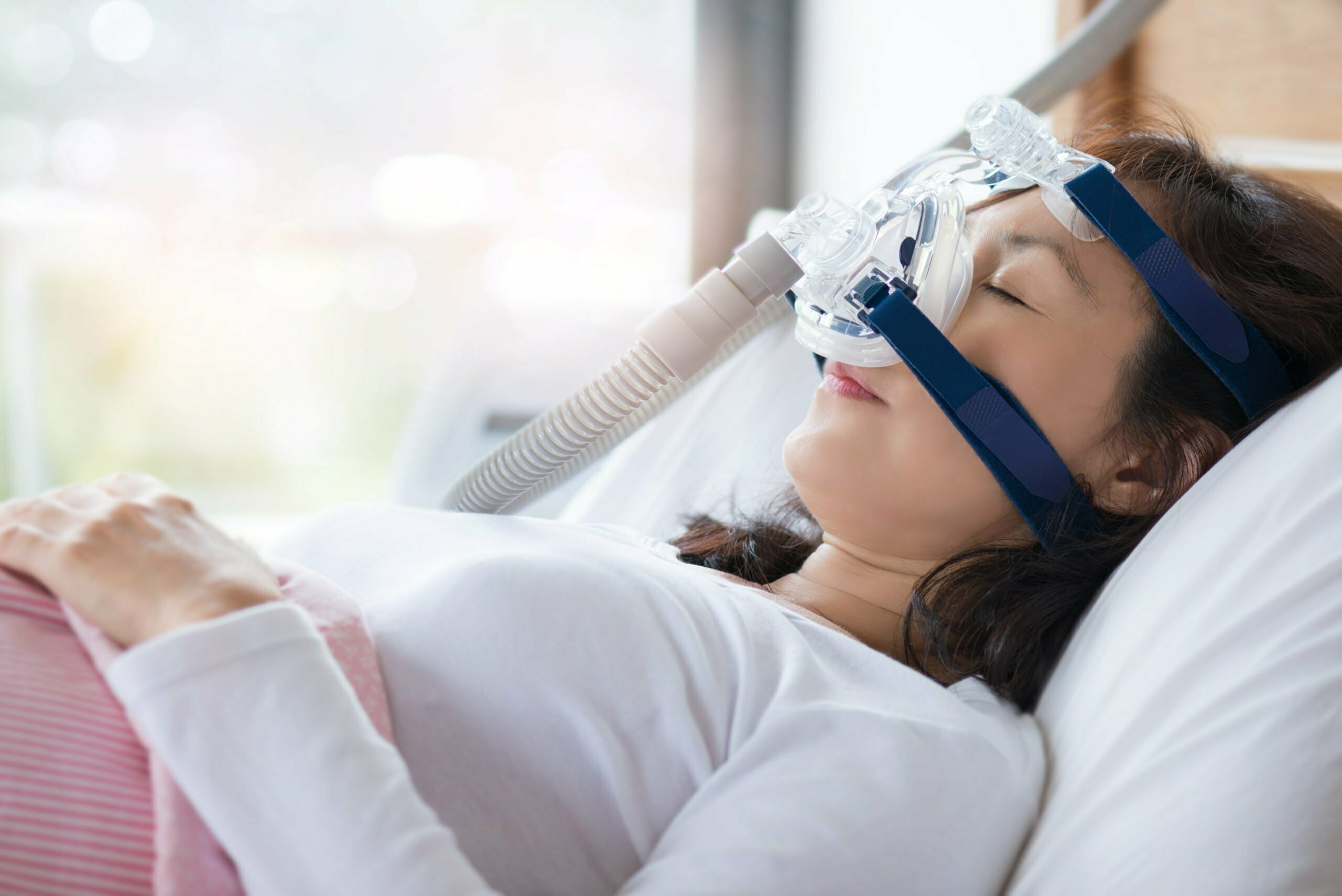 Спящее дыхание. CPAP это в медицине. Sleep Apnea. CPAP терапия. Апноэ сна сипап терапия.